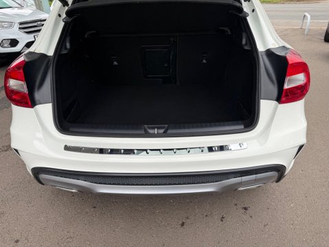 Mercedes-Benz GLA 2.1 GLA200d AMG Line Euro 6 (s/s) 5dr 44