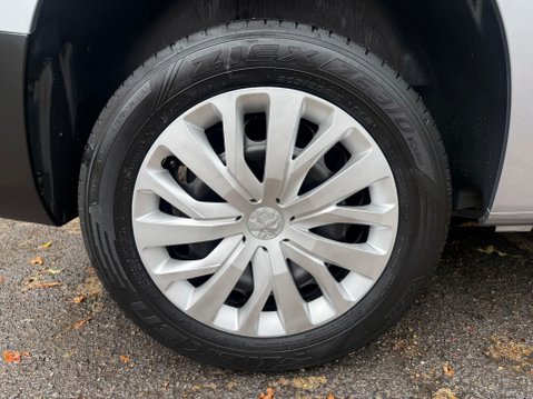 Peugeot Partner BLUEHDI PROFESSIONAL PREMIUM L1 12