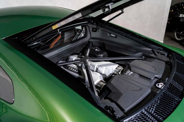 Audi R8 V10 PERFORMANCE EDITION. RWD. SONOMA GREEN. CARBON EXT. FULL PPF. B&O. 5