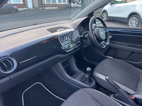 Volkswagen Up 1.0 High up! Euro 5 3dr 15