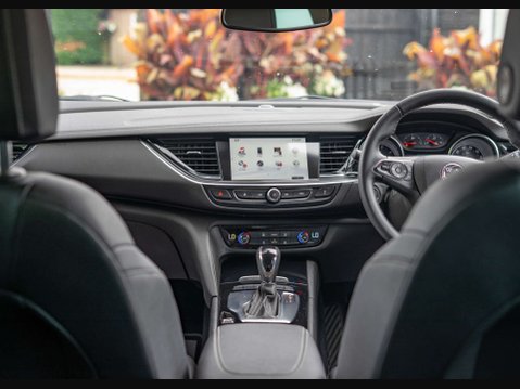 Vauxhall Insignia 2.0 Insignia SRi Nav TD Auto 5dr 22