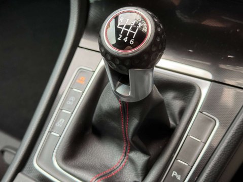 Volkswagen Golf 2.0 Golf GTi Performance 3dr 44