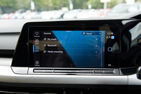 Volkswagen Golf LIFE ETSI DSG 27