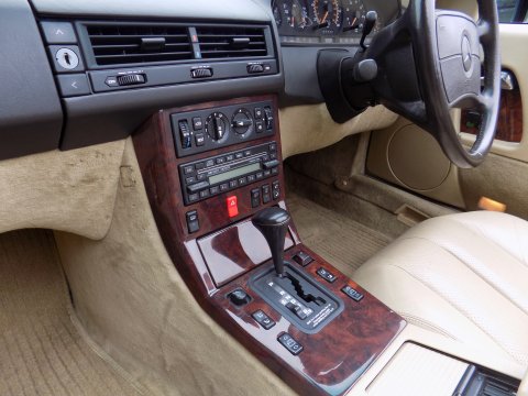 Mercedes-Benz SL Series 500SL-32 22