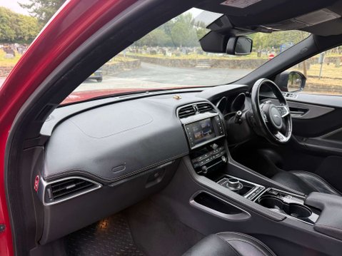 Jaguar F-Pace 2.0 F-PACE R-Sport AWD D Auto 4WD 5dr 11