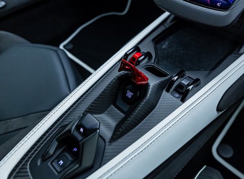 Lamborghini Revuelto 29