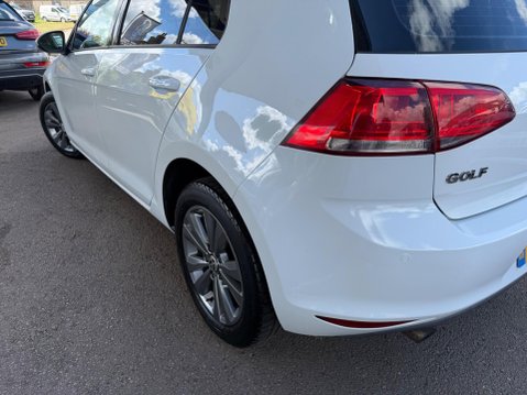 Volkswagen Golf 1.6 TDI BlueMotion Tech SE DSG Euro 5 (s/s) 5dr 6