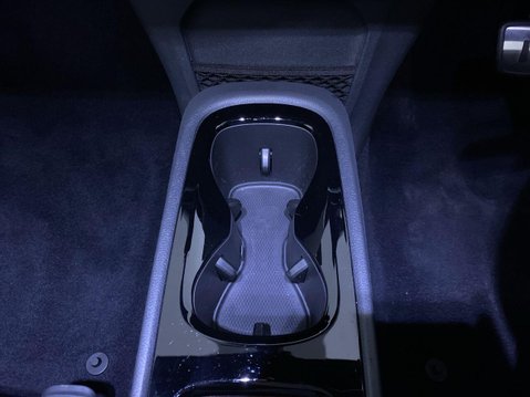 Volkswagen ID.3 Pro Performance 58kWh Family Hatchback 5dr Electric Auto (204 ps) Heated Se 52