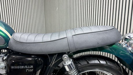 Triumph Bonneville 2004 ONLY 10K STUNNING MODERN CLASSIC NEW MOT 790CC 7