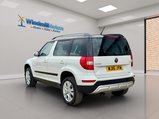 Skoda Yeti 2.0 TDI Elegance Outdoor DSG 4WD Euro 5 5dr 8