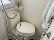 Auto-Sleepers Nuevo ES 4 BERTH PEUGEOT BOXER 2.2 HDI CHASSIS 26