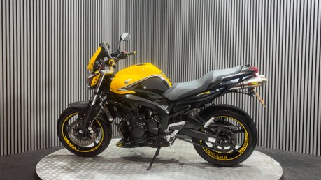 Yamaha FZ ONLY 16K CUSTOM 600CC NAKED BIKE NEW MOT WARRANTY 6