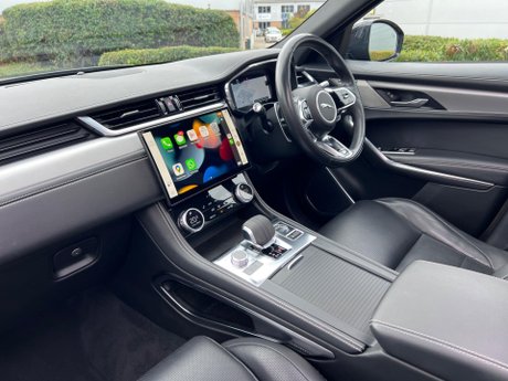 Jaguar F-Pace 2.0 D200 MHEV R-Dynamic SE Auto AWD Euro 6 (s/s) 5dr 28