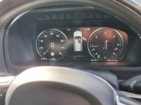 Volvo XC90 D5 POWERPULSE MOMENTUM AWD 27