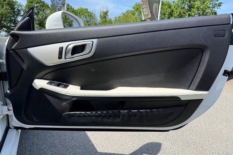 Mercedes-Benz SLC SLC 250 D AMG LINE - CAMERA -AIRSCARF -PARKTRONIC -HEATED SEATS 37