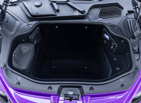 Lamborghini Revuelto 35