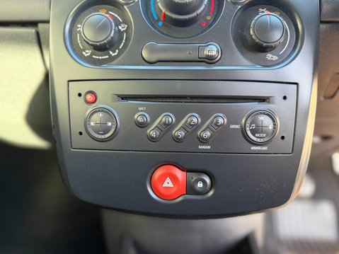 Renault Clio 1.2 16v Extreme 3dr 14