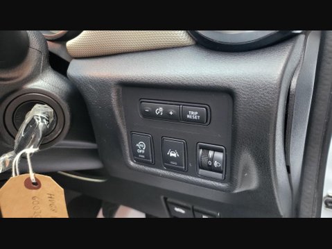 Nissan MICRA IG-T N-CONNECTA 17
