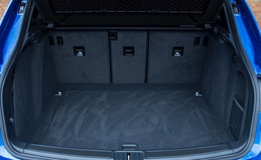 Porsche Macan GTS 32