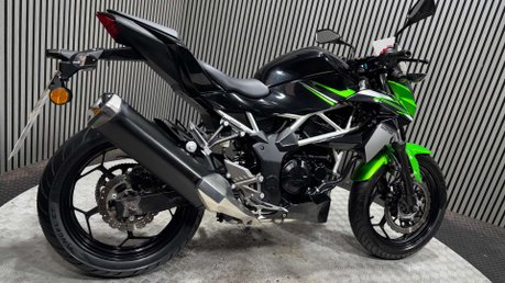Kawasaki Z 2023 125CC NAKED BIKE MOT 10/27 WARRANTY SERVICED 1 OWNER 11