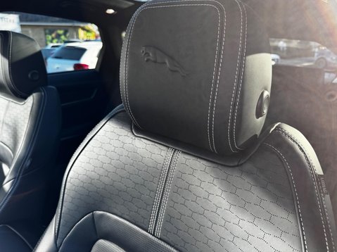 Jaguar F-Pace R-DYNAMIC HSE BLACK 54