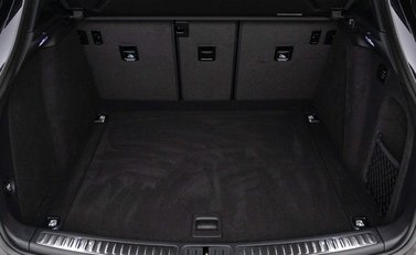 Porsche Macan TURBO PDK 27