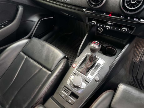 Audi RS3 2.5 TFSI Audi Sport Edition Saloon 4dr Petrol S Tronic quattro Euro 6 (s/s) 28