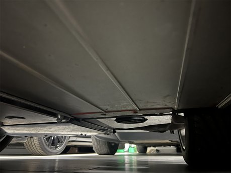 Aston Martin Vanquish V12 S 87