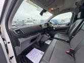 Vauxhall Vivaro AUTO LWB L2H1 Low Roof 3100 Dynamic Air Con SELECT 12