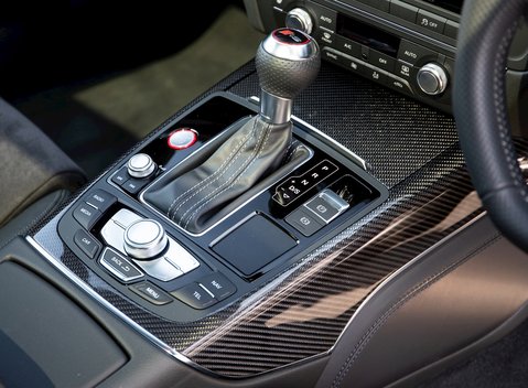 Audi RS6 Avant Performance 21