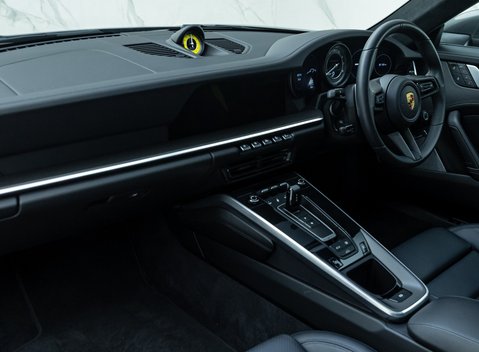 Porsche 911 Turbo S (992) 17