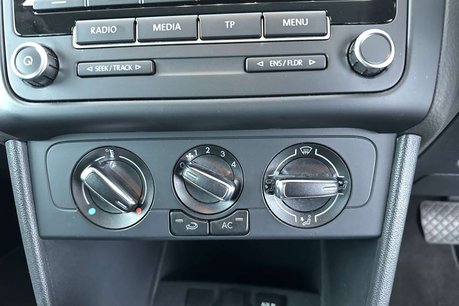 VOLKSWAGEN POLO 2013 13 1.4 POLO MATCH SEMI AUTO 5DR 2013 13 34,872 MILES... image 43