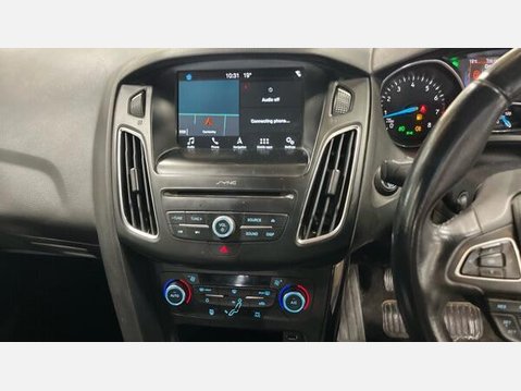 Ford Focus 1.0T EcoBoost Titanium Euro 6 (s/s) 5dr 9