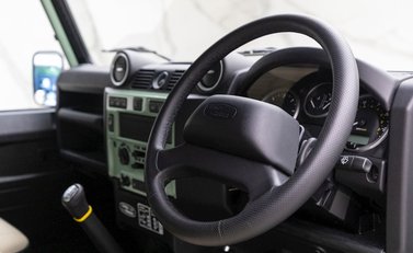 Land Rover Defender 90 Heritage Hard Top 9