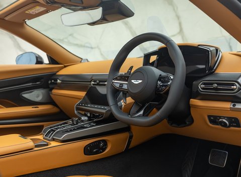 Aston Martin Vanquish Volante 13