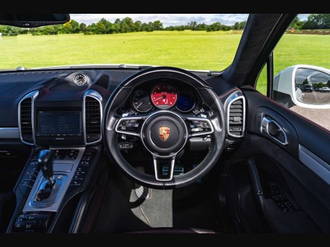 Porsche Cayenne 43