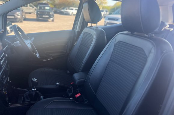 Ford Ecosport TITANIUM 25