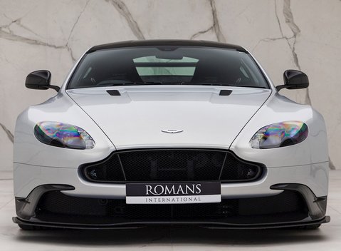 Aston Martin Vantage GT8 6