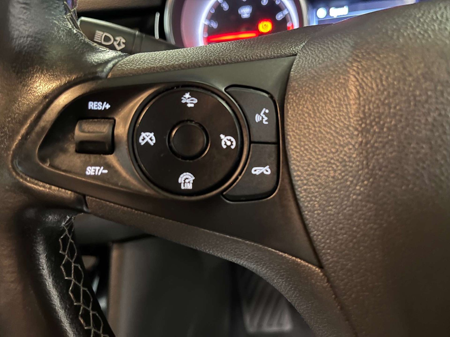 2019 Vauxhall Astra — image 15