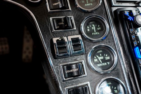 De Tomaso Pantera L. HUGE HISTORY PORTFOLIO. IMMACULATE EXAMPLE. 23