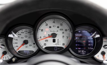 Porsche 911 Turbo S (991.2) 18