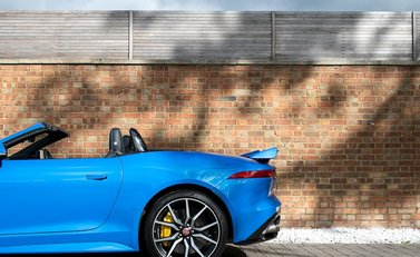 Jaguar F-Type SVR Convertible 27