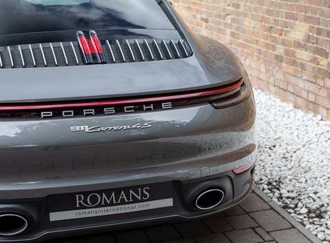 Porsche 911 Carrera 4S (992) 25