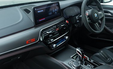 BMW M5 CS 21