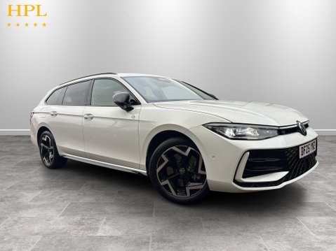 Volkswagen Passat 1.5 TSI eHybrid 19.7kWh R-Line Estate 5dr Petrol Plug-in Hybrid DSG Euro 6 1