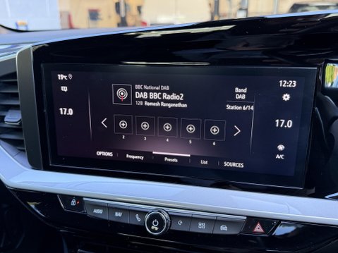 Vauxhall Mokka Electric 50kWh Ultimate SUV 5dr Electric Auto (136 ps) 33