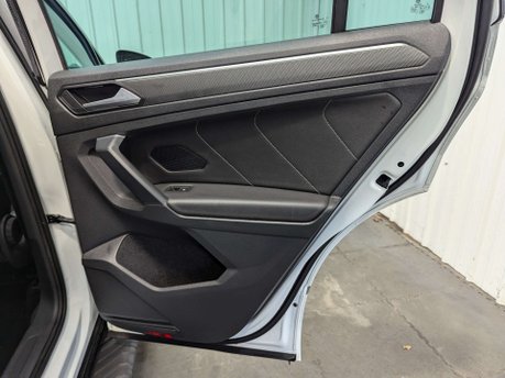 Volkswagen Tiguan 1.5 Tiguan R-Line TSi Semi-Auto 5dr 65