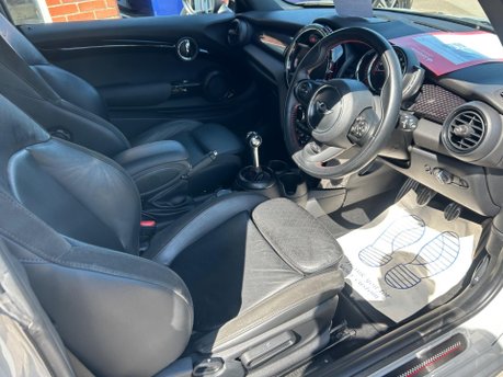 Mini Hatch 2.0 John Cooper Works Euro 6 (s/s) 3dr 14