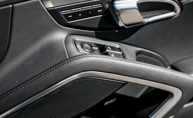 Porsche 911 (991.2) Carrera 4S 22