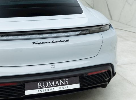 Porsche Taycan Turbo S 26